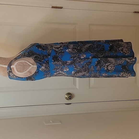 Perceptions Sleeveless Dress, Size 6P. Blue and Black - Picture 3 of 6